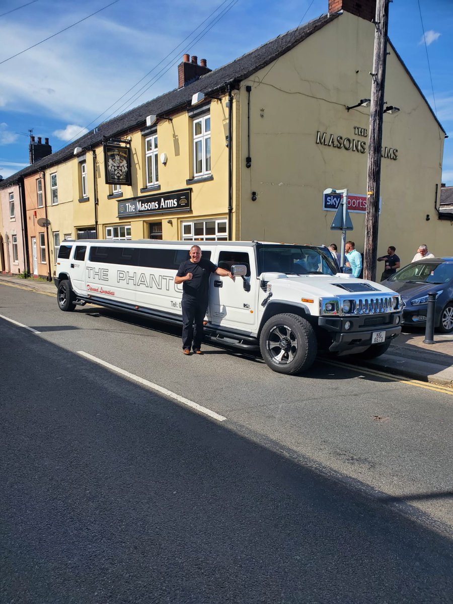 71tony_m's tweet photo. The limo has arrived to take us to ringside for the big fight @NathanHeaney 
#hitmanheaney #frankwarren #danieldubios #scfc #StokeCity https://t.co/7OHJBFmgAb