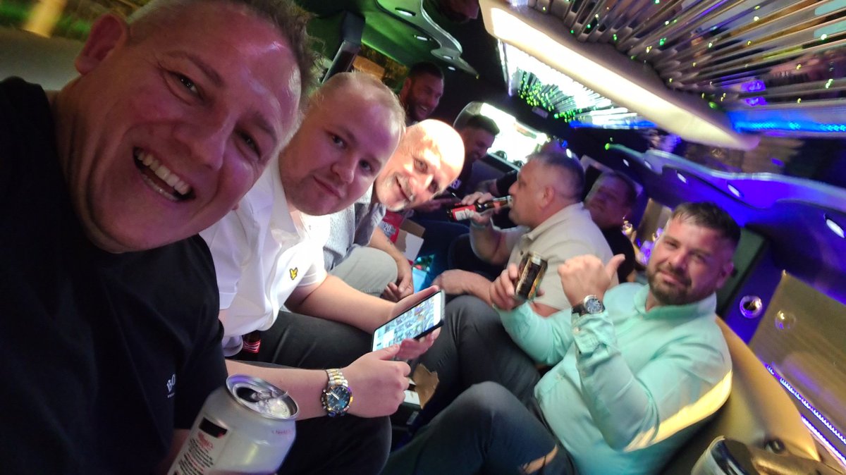71tony_m's tweet photo. The limo has arrived to take us to ringside for the big fight @NathanHeaney 
#hitmanheaney #frankwarren #danieldubios #scfc #StokeCity https://t.co/7OHJBFmgAb