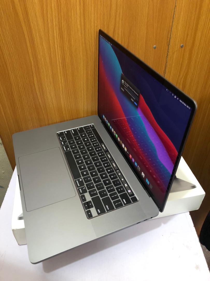 Tinktek's tweet photo. Please your RT goes a long way for us, please RT when this crosses ur TL. Thanks for ur support 🙏

High Performance Mac💪 

Open Box 😍
MacBook Pro 2019 Touchbar
Core i9
512ssd
16gb Ram
4gb Graphics👌
Keyboard Light
15inches

Please Call or Send a WhatsApp msg to 08156817278 https://t.co/mN1MehW0eL