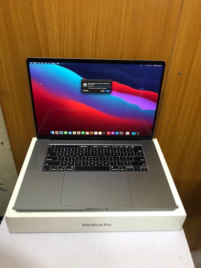 Tinktek's tweet photo. Please your RT goes a long way for us, please RT when this crosses ur TL. Thanks for ur support 🙏

High Performance Mac💪 

Open Box 😍
MacBook Pro 2019 Touchbar
Core i9
512ssd
16gb Ram
4gb Graphics👌
Keyboard Light
15inches

Please Call or Send a WhatsApp msg to 08156817278 https://t.co/mN1MehW0eL
