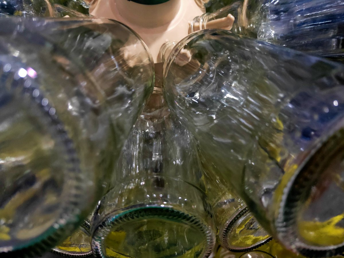 nottscider's tweet image. Busy bottling... It&apos;s hot &amp;amp; thirsty work. That&apos;s 200 x 500ml bottles sterilised, just another 575 to go... before we have to order some more bottles. 🍎🍏
#realcider #localcider #localapples #Nottinghamshire #Nottingham