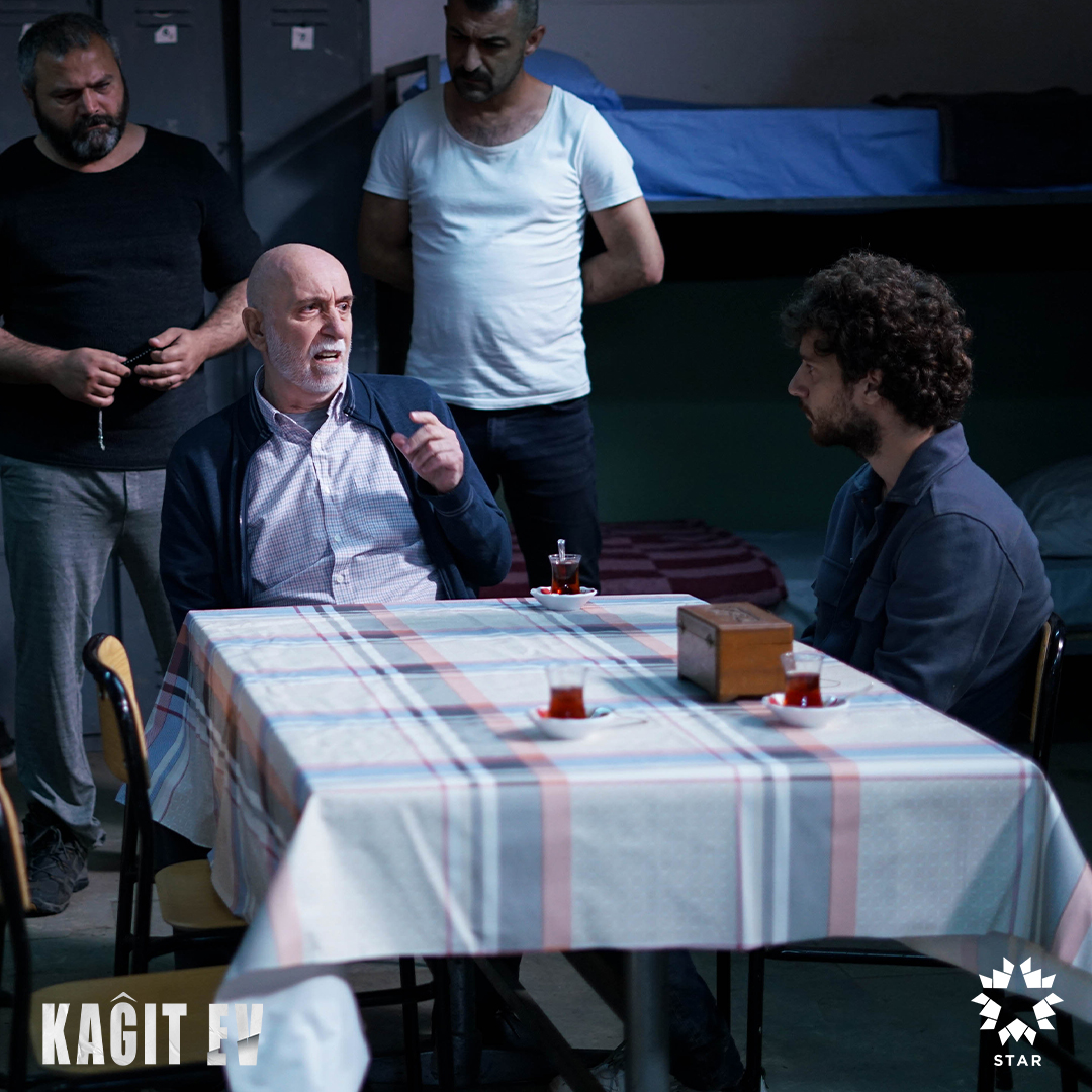 Yanlış kararlarla dağılan bir aile….
#KağıtEv bu akşam saat 20.00’de #Star‘da. 📺
<a href="/startv/">STAR TV</a> <a href="/o3medya/">O3 Medya</a>