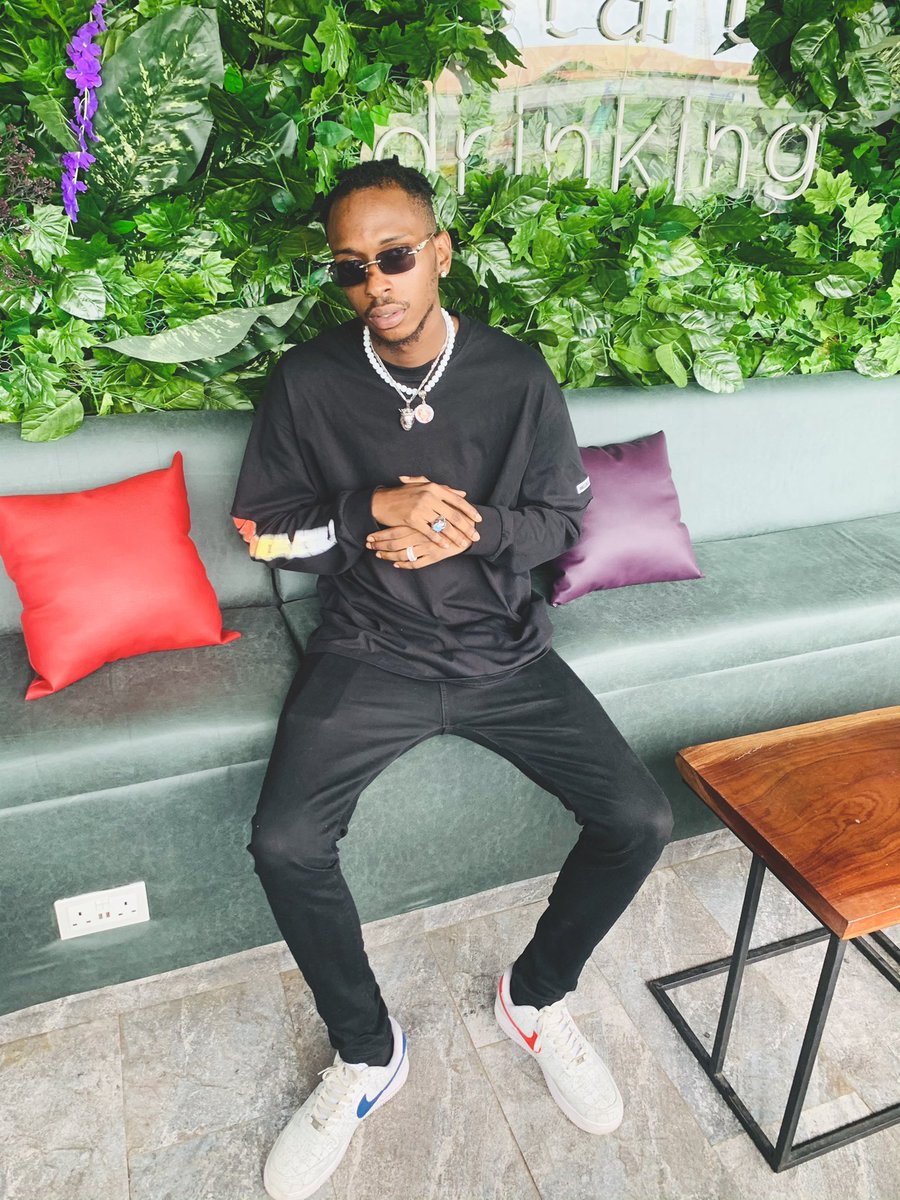 prezzy_krane's tweet photo. It’s been a week since my Ep ‘Only If You Knew’ dropped and the love has been Amazing for real I can’t explain. God bless each and every one of you streaming my shit and putting your friends on, you all are wonderful ❤️🚀🚀 #OnlyIfYouKnew https://t.co/Nzli2jnzqG