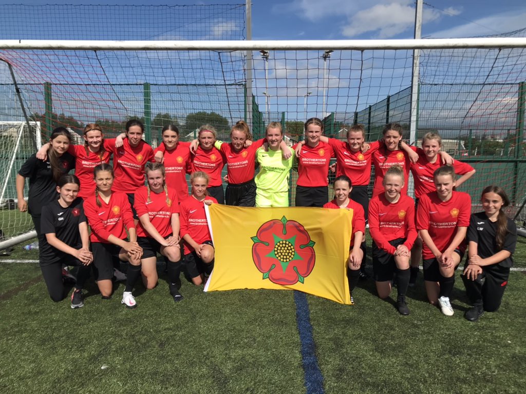 A brilliant performance from our <a href="/LSFAGirls/">Lancashire Schools FA Girls- Official</a> U14s...digging deep when it mattered to win their <a href="/SchoolsFootball/">English Schools' Football Association</a> quarter final v South Yorkshire 4-3. Well done girls! Huge credit to South Yorkshire who stuck at it! 🌹⚽️