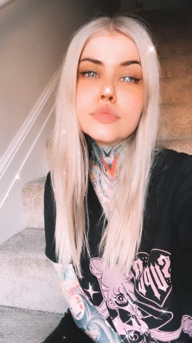 🥺 I got my hair done https://t.co/EY48vvR75Y