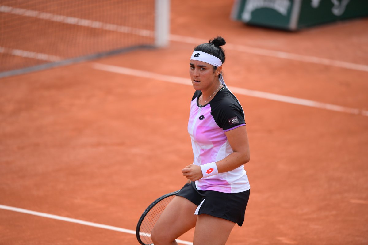 Roland Garros On Twitter It S Not How You Start No 25 Seed Ons Jabeur Overcomes Magda Linette 3 6 6 0 6 1 To Secure A Spot In R4 For The Second Straight Year Rolandgarros Https T Co Go8ygego3z