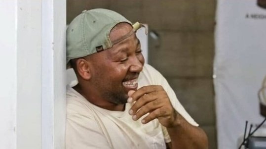 younguncle6's tweet photo. Girl:Meme uukuki ovanangala ano?
Street vendor:Owu wete wuna omananga?🙄 https://t.co/99Hm5Bdx6U