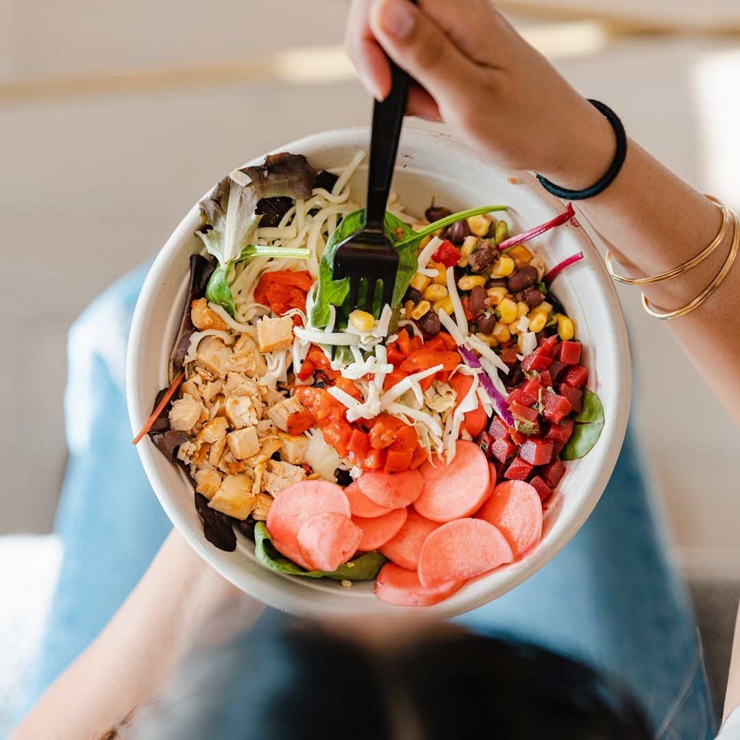 Lemarchecentral's tweet photo. Un arc-en-ciel dans nos assiettes. 😋 ⁠
⁠
-⁠
⁠
Eat the rainbow. 😋 ⁠
⁠
📷 : @muchoburritohq @muchoburritomarchecentral ⁠ https://t.co/X9h6XSFeoa