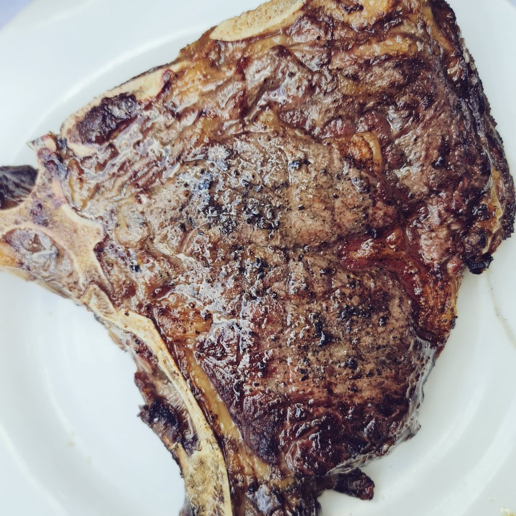 GreatBritWine's tweet photo. English wine (courtesy of @DaneburyFizz), steak off the bbq, and Keira's first hot tub experience. I would say that is making the most of the sun this Saturday. https://t.co/jsdWdU0fFc