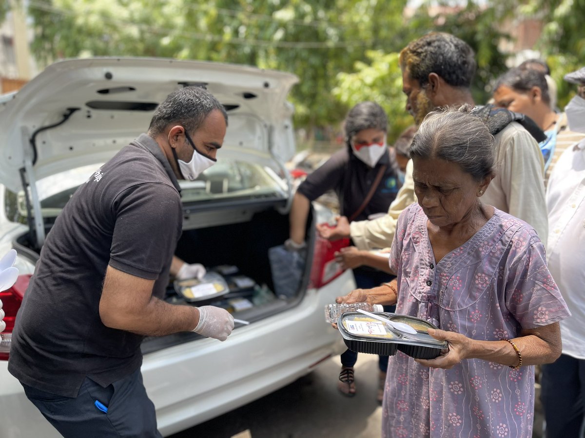 roysonrajan's tweet photo. Mid Day Meals in Hospitals

Another round of mid-day meals for the needy. This time the meals were served inside V S Hospital, Ahmedabad to Covid patients’ attendees and medical ground staff. Team Atlas served hot homemade khichdi, potato curry, Salad &amp; Papad.  #sharingisloving https://t.co/UximV1963f