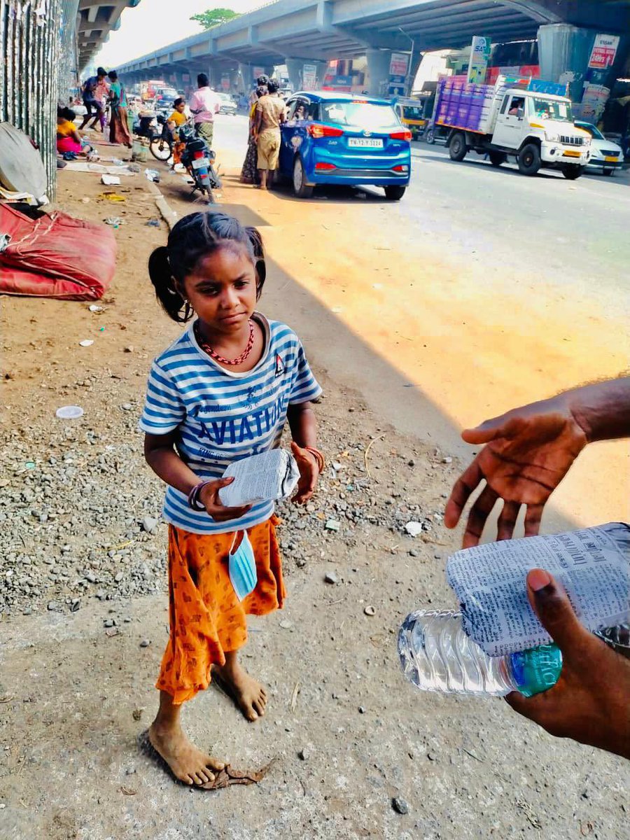 snehamfound's tweet photo. பசியை தீர்ப்போம் வா.. Day-14  (05-06-2021) உணவு கொடுப்போம் உயிர் கொடுப்போம்❤️ Food &amp; water served to homeless people through our foundation today. Help us to give food to the homeless and anyone whom may need it. ☎️9884001491 /9884001492 https://t.co/UDvqiDNFQ9