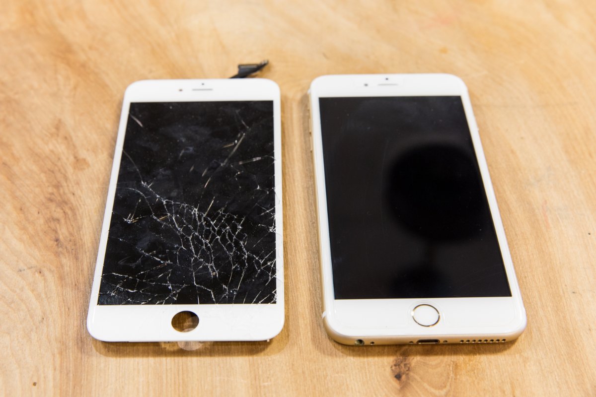 YourAgentMobile's tweet image. Don't get frustrated with a cracked screen, just bring it to the Agent Mobile dream team.