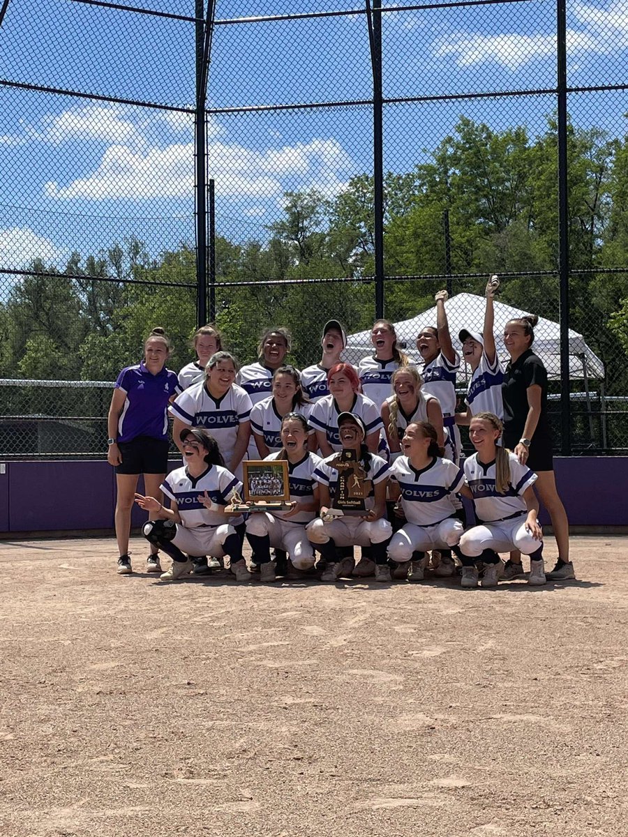 Jenna_vp's tweet photo. So proud of this team for becoming district champions! Played hard for each game and never gave up. Pitched the first game, 7 innings with 2 walks and 12 strikeouts. I also had 2 home runs. Won 10-0 and 16-1!@DebSleeman1 @Storm16uSleeman @Albion_Softball @FSU_SB @AlmaScotsSB https://t.co/pAYEIcWrLK