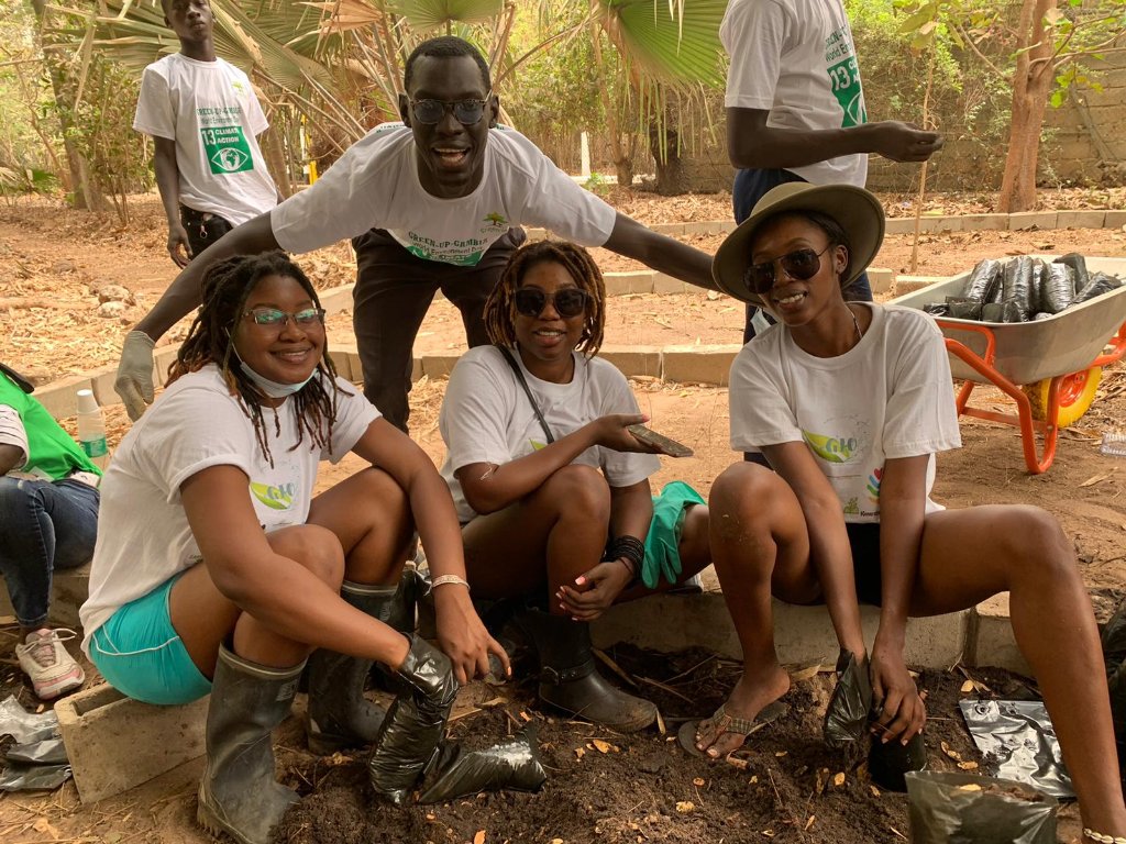 On this #WorldEnvirinmentDay our colleague @kemofatty  leading other champions in Gambia in preparing 2000 trees seedlings towards implementing our vision #OneBillionTreesforAfrica actualizing #GreatGreenWall