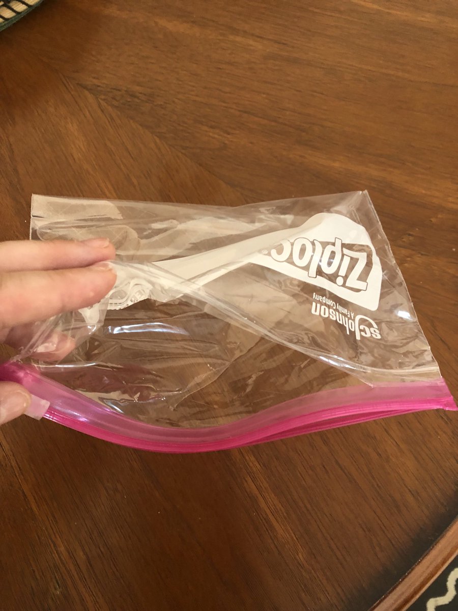 jenioflysagain's tweet photo. @SCJohnson I use Ziplock bags faithfully and for Everything~ food/makeup/toiletries/clothing etc. I go through boxes upon boxes every year. Why am I finding so many unusable ones more and more?!? #frustrated #notwhatipaidfor https://t.co/deymspk8Hv