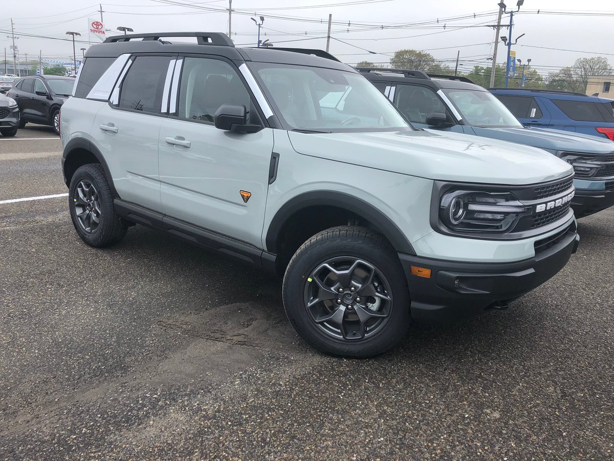 moocow4556's tweet photo. Thanks to @LarsonFord for my new ride! So excited with the @fordmotorco Bronco Sport. Looking forward to taking her around town. #FordBronco https://t.co/Zt4ZbNnnLS