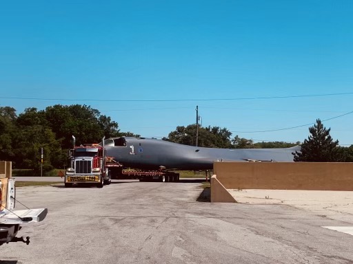 #HappeningNow : WSU continuing to support <a href="/usairforce/">U.S. Air Force</a> and the B1 Bomber program office at <a href="/Team_Tinker/">Tinker AFB</a>  - another B1 Bomber (named “Watchman”) arrived @wichitastate's Astec facility today for research and sustainment support for our military. 🇺🇸