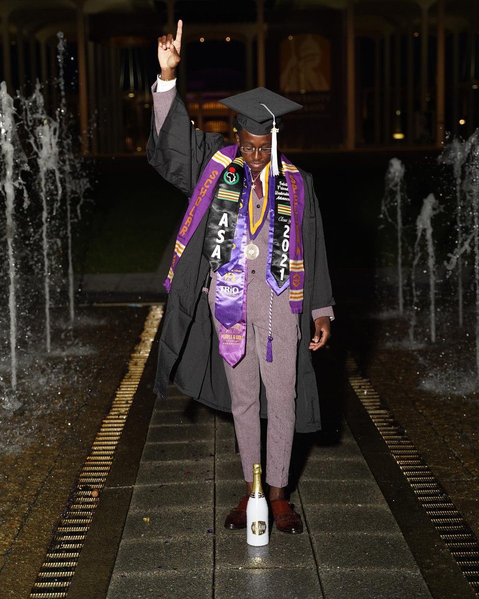 __IBSTAR__'s tweet image. Thanks UA🥂😌 #UAlbanyGrad #BlackGrad #BlackKing #BlackExcellence #BlackGradsMatter