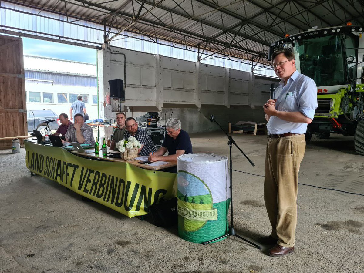 G.-L. von Breitenbuch (CDU) sprach als Fördermitglied auf der LsV Sachsen e.V. MGV u.a. kurz über die abgeschlossene Haushaltsverhandlung. Er sagte, dass der Ausbau der „Nitratmessstellen“ nicht wg. fehlenden finanziellen Mitteln scheitern wird, welches das SMEKUL bekommen hat💪