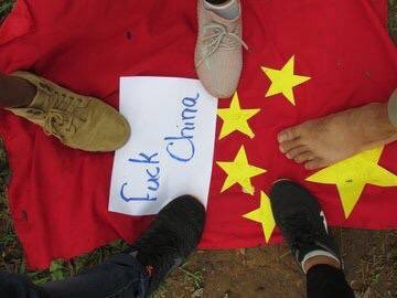 LMoonkha's tweet photo. Along with World Environment Day Campaign, youths from Lashio protest against terrorists regime and China who support military dictatorship. #WhatsHappeningInMyanmar #June5Coup https://t.co/U2W6SFTamr