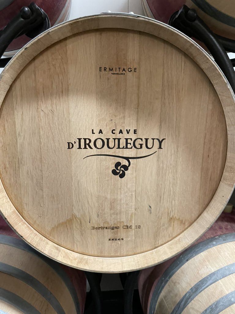 FEspagnac's tweet photo. On continue notre journée à la @cave_irouleguy, où le vin est maintenant créé par gravité, 
2 millions d'euros d'investissement dernièrement, pour ça aussi  @al_rousset a répondu présent ! #AOP #OnLaFait #NosEnergies #NosTerritoires #TeamRousset https://t.co/FCSbLHjX6F