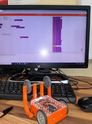 ComputerXplore2's tweet image. #ShowcaseSaturday
This is just a small insight to the awesome projects we saw over our holiday camps last Easter, lego cable cars and singing sumo robots!
Join us every Saturday for a Showcase of some of our student's work and projects!