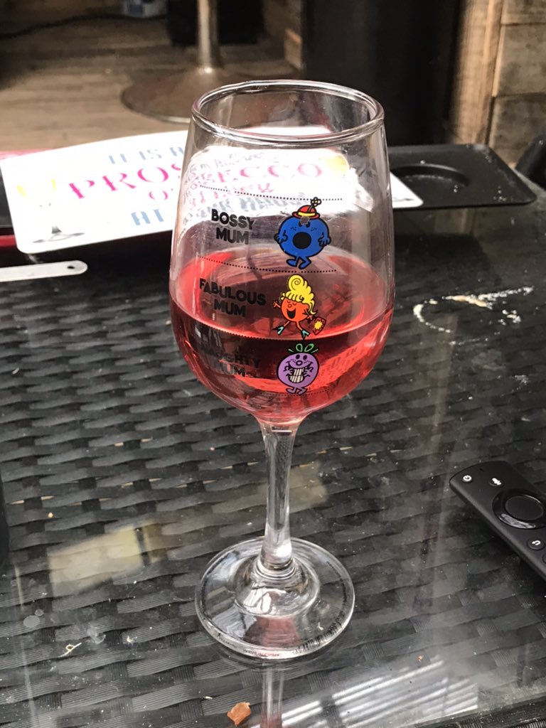 Me,myself and I having a drink in Pete’s place ..... if only my Dad was here to share it with me 💔🍺🥂x