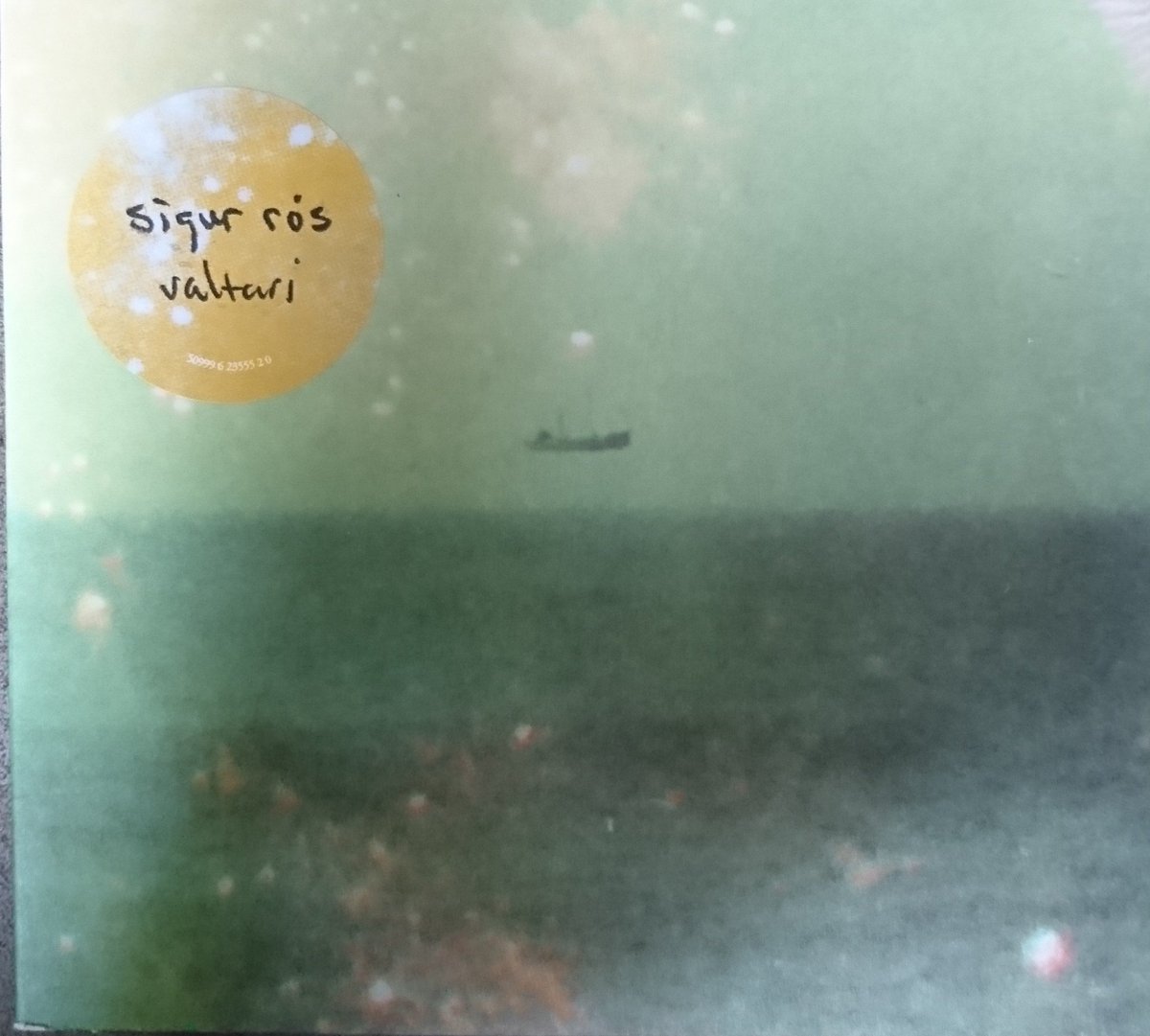 rsroestar's tweet photo. Uit het prachtige IJslandse klanken palet weet #SugurRos betoverende melodieën te smeden op het album #Valtari 😎🎸 uiteraard in @nachtplaten https://t.co/UlOXyQ2YBh