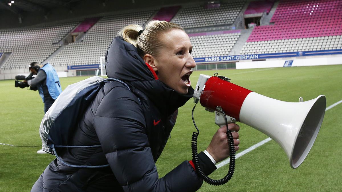 Co_Ultras_Paris's tweet photo. Ce titre de #CHAMPIONNES c'est celui aussi de nos anciennes qui ont contribué au développement de la section @PSG_Feminines 
@SabDelannoy @laureboulleau @kasiakiedrzynek et toutes nos anciennes ! https://t.co/rrPgj2Am3N