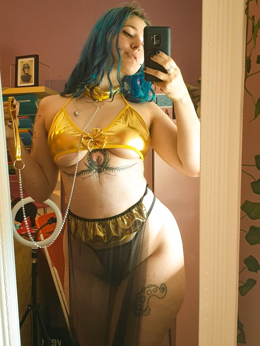 &Agrave; qui je vous fais penser ? ☀️ . Who do I look like ? ☀️ https://t.co/tTArXz0ocN