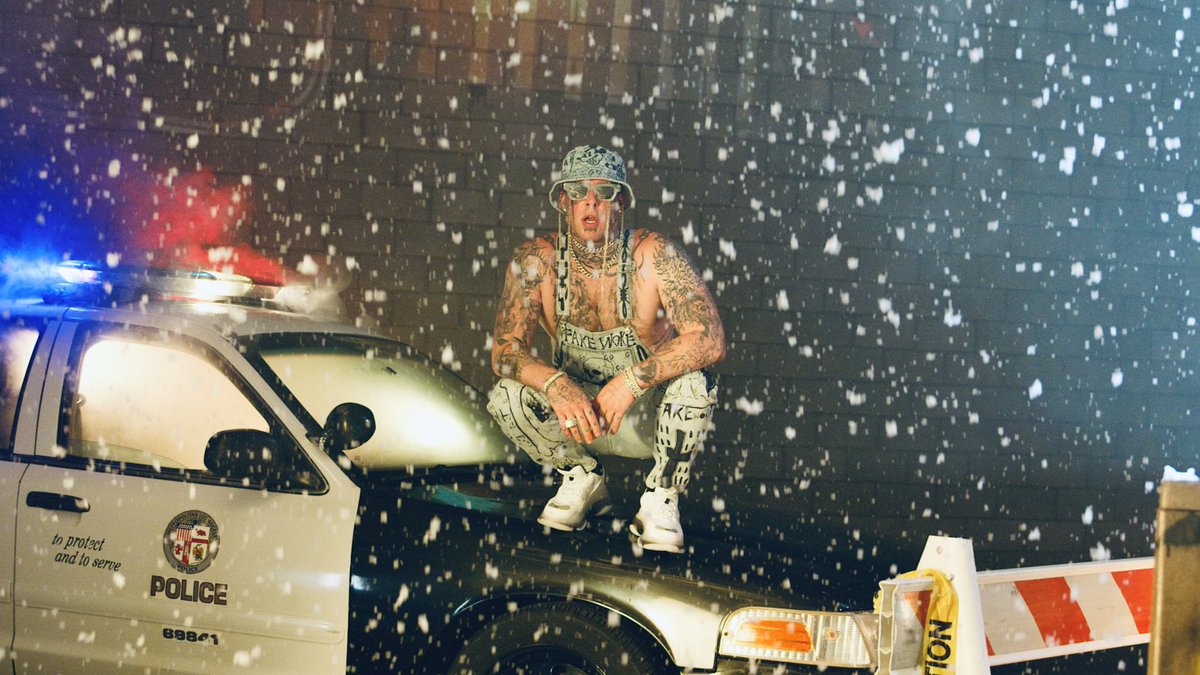 “Snowflakes” just hit 2 MILLION in 1 DAY!!! Lets keep this going!!!

WATCH: youtu.be/fCMwlorNEZk
