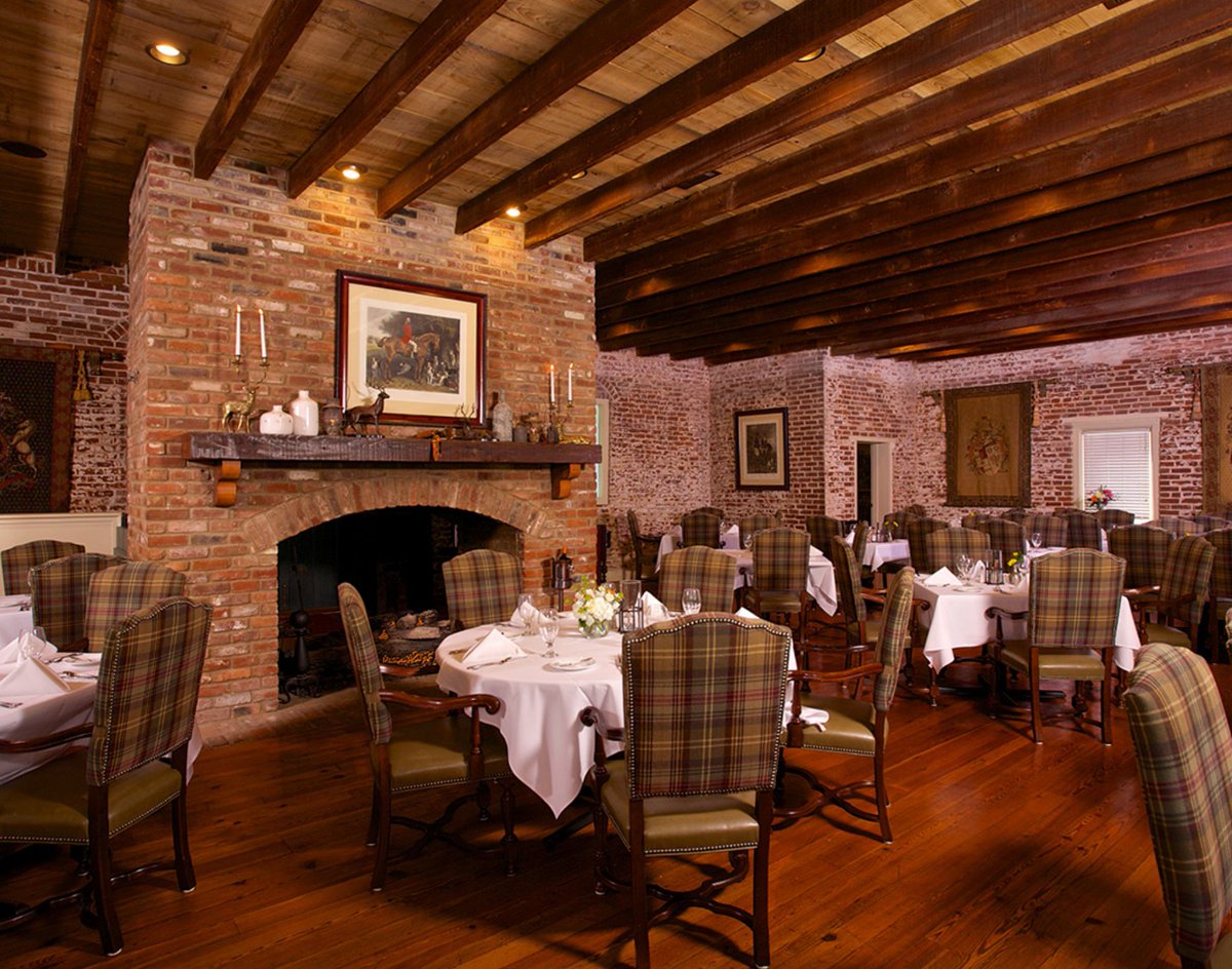 A huge thank you to @desotomagazine for featuring <a href="/dunleithnews/">DunleithHistoricInn</a>! Check out the full feature here. bit.ly/3x12Vw7 #VisitNatchezResponsibly #VisitMSResponsibly