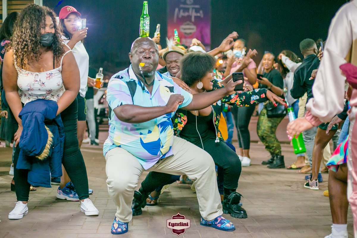 nyati_masixole's tweet photo. @bambo_johnson Yhooooo Nkunzi Ben 10 Phandleee Please 💃🖐️🔥🔥🔥
CJB - " Boss is back🎙️😜🔥🔥🔥🤗"

#TheGrooveConnection
#Radio2000 #OldSkoolIsCool
@Radio2000ZA 
I'm tuned in Sir🖐️💃👊
The Mood right now 👇😍😁😎🤣🤣

@: KwaZakhele eGqeberha https://t.co/EzKqLj4oXi
