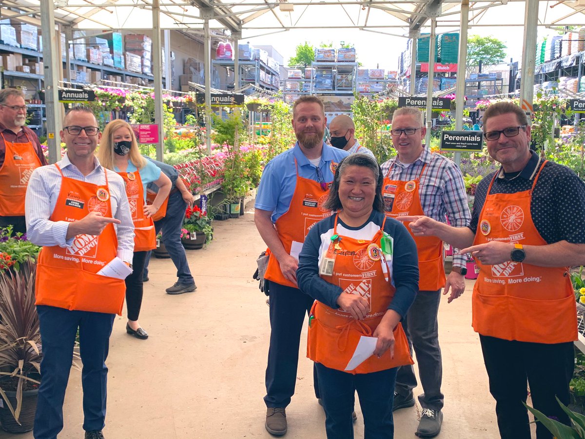 Great walk with RVP Donny Sanchez!! Some nice recognition for our amazing, hard working 1526 Glendale associates!!