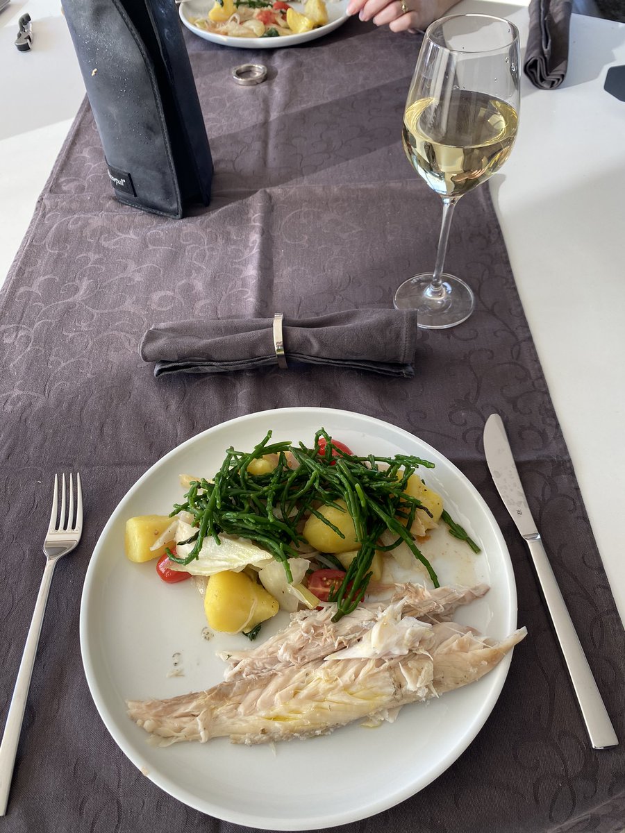 Go <a href="/laurenstendam/">laurenstendam</a> in <a href="/unboundgravel/">UNBOUND Gravel</a>! We celebrate it with the Glorious #santanaro white wine out of the #kopgroep winebox of #liveslowridefast and <a href="/wijnvoordeel/">wijnvoordeel.nl</a> <a href="/laurenstendam/">laurenstendam</a> <a href="/StefanBolt/">Stefan Bolt</a>