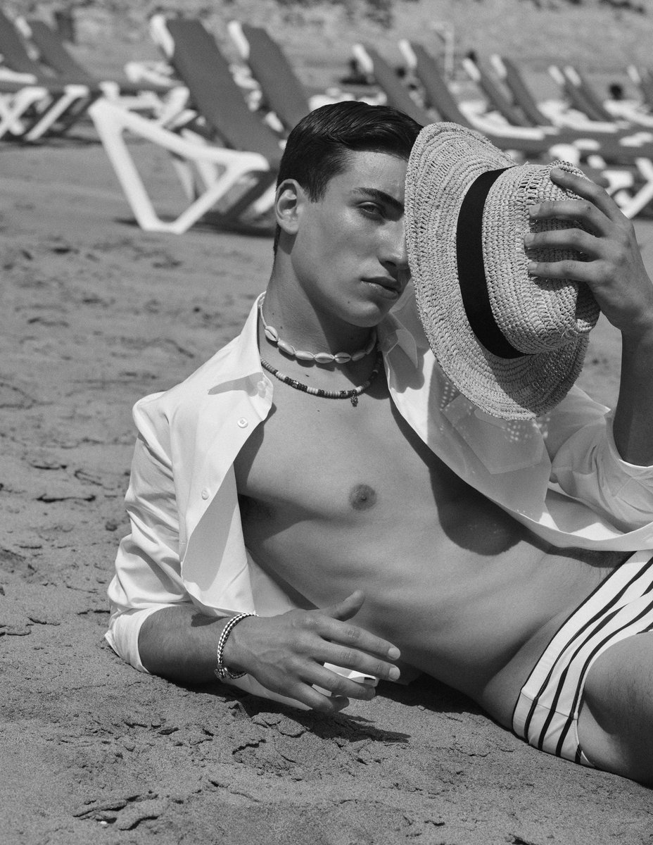 ✨GOLDEN ✨

#ManOfMetropolis