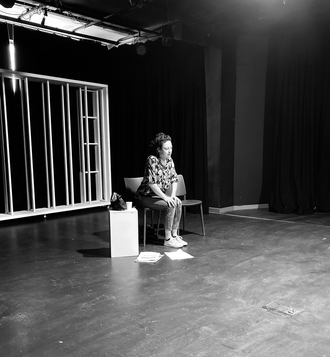 ErdiIsik2's tweet image. &quot;Düğün Şarkıcısı&quot; sezona hazır. Sahnelerin açılması şu an tek dileğimiz. Şimdiden söylüyorum, Nergis döktürüyor! Kayhan bildiğiniz gibi :) Dilek ve Gözde ekibimizin olmazsa olmazları! Ne çok özledik tiyatroyu🙏 @toy_istanbul #DüğünŞarkıcısı