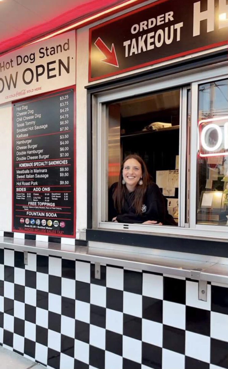 RootsDelco's tweet photo. Support Local Delco Business -  The Hot Dog Stand just opened prior to Covid and struggled to stay afloat during the pandemic. The owner, from what we hear, poured every last penny into this business.  Lets help her out and grab a dog!!! Milmont Park, Pa #Delco https://t.co/rkYMseAltM