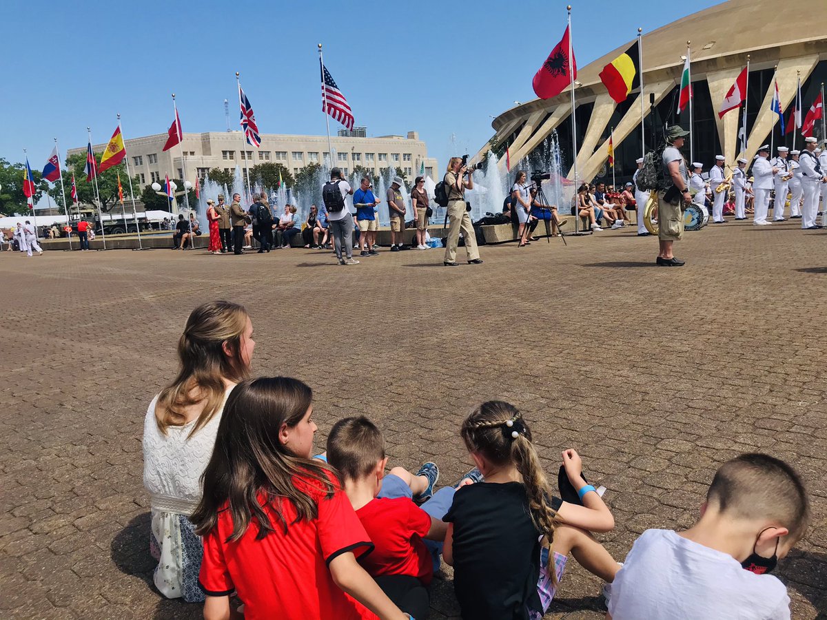 borameco1's tweet photo. Honored to have Gen. Andrè Lanata with his wife Mrs Christina &amp; VAdm Lewis  @AlbaninStand @NorfolkNATOFest2021 #NATO_ACT #Norfolk #Virginia https://t.co/fZykCgpkXE