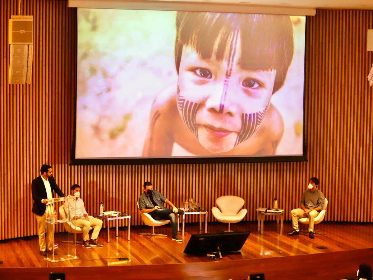 Lançamos hoje o Pacote Climático para desenvolver ações ambientais na cidade nos próximos anos. Uma das principais metas é reduzir em 20% a emissão de gases do efeito estufa até 2030. 

É o Rio olhando pro futuro 🍃🌎

#DiaMundialDoMeioAmbiente