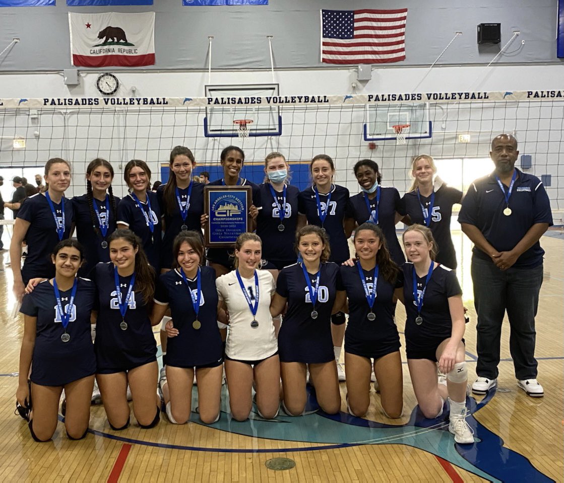 GIRLS VOLLEYBALL Open Division Final: 🏐

Palisades 3 Granada Hills 0 25-17, 25-15, 25-18

Congratulations to the Lady Dolphins who win their 31st City title. 31 🏆 !!!!! #Pali 🔥
