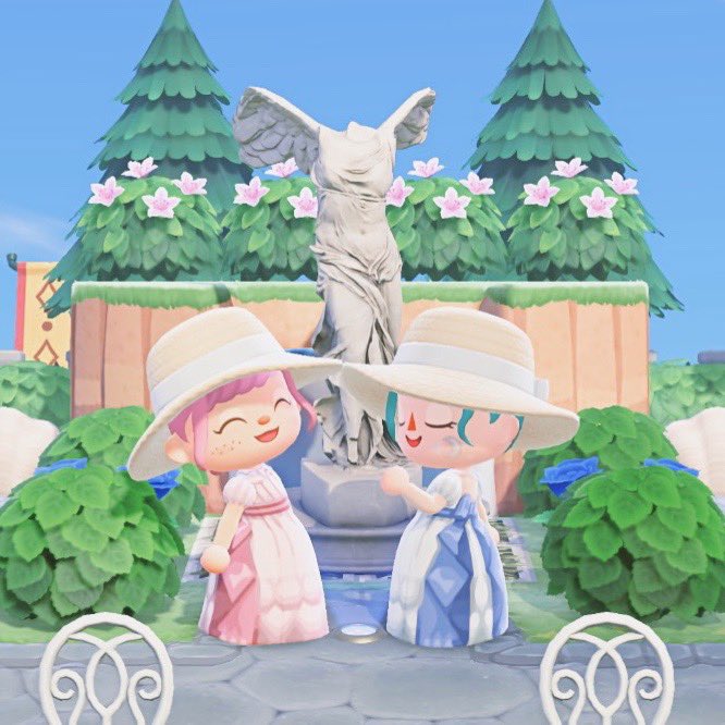 Minsleif's tweet photo. Twinning with the bestie 👯‍♀️

Animal Crossing        vs       Live Action https://t.co/N30u42UCla