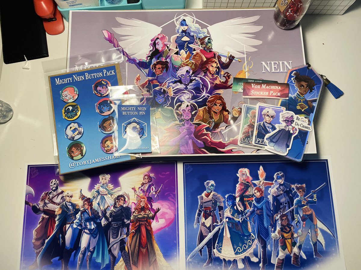TobyJayArt's tweet image. To celebrate 7k followers here and 1k sales in my store, I wanna do a CR themed merch giveaway for my followers! 

Retweet this post and be following me to enter. Ends June 30th

3 signed prints, M9 button pack + Essek, VM and M9 sticker packs, Essek Sticker, and Beau Bookmark!