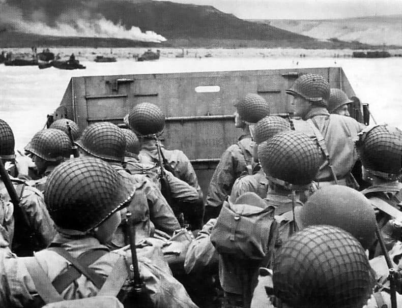 6 juin 1944. #OmahaBeach
6 heures. Le soleil se lève dans un ciel couvert. #DDay77