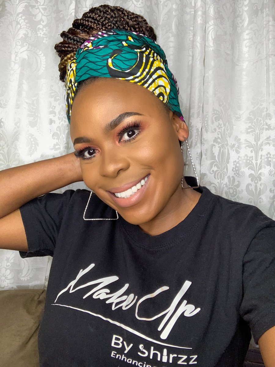 MakeUpByShirzz's tweet photo. My job is to make sure that your face doesn't ruin your outfit..,
#makeupbyshirzz
#enhancingbeauty
#ruralmua https://t.co/w5BgQwvGcw