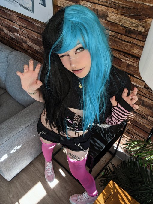 RAWR X3 *nuzzles* *pounces on u* UwU ur s0 w4rm https://t.co/VOrP43Jhof https://t.co/nU5ybIdIxG
