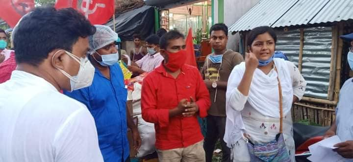 KbSundarmyth's tweet photo. After all,CPIM is not a seasonal party.Its Leaders&amp;Cadres r primarily committed to the People.Ultimately,ideology,too,maters.Minakshi Mukherjee along with Paritosh Pattanayak,Mahdev Bhuiyan&amp;others distributed Relief materials to the #yasscyclone affected Villagers of Nandigram. https://t.co/nixC92hWGZ