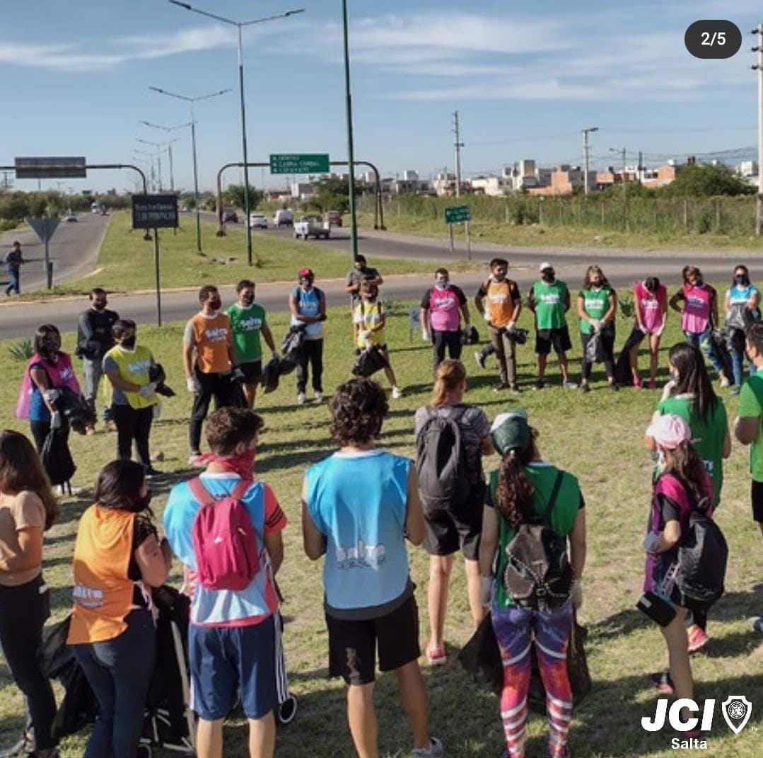 Gracias <a href="/ManuArancibiaok/">Manuela Arancibia</a> por impulsar espacios para que las juventudes salteñas nos empoderemos y tomemos acción.  Desde JCI Salta, agradecemos la apertura desde la @DepYJuvSALTA hacia las OSC para escuchar nuestras propuestas y siempre promover el trabajo en conjunto. 🤜🏼🤛🏼