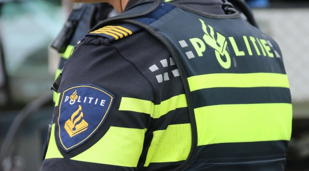 POL_Leeuwarden's tweet photo. #Leeuwarden Op 4/6 omstreeks 23.55 uur kwam de melding dat een persoon de aanwezige hekwerken in de Prinsentuin omver gooide. Een 18-jarige Leeuwarder werd op aanwijzen van de melder staande gehouden. Hij kreeg PV voor openbare dronkenschap. #PoLWD https://t.co/ju6kU21APS