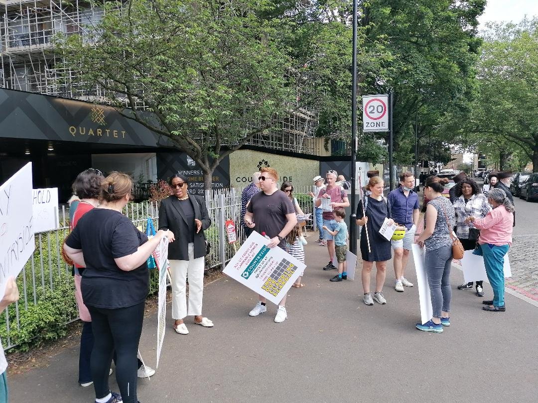 HackneySwp's tweet image. Stamford Hill N16 today
@CountrysideProp must pay!
@CountrysideProp
 #EnoughIsEnough
#DevelopersMustPay
#MakeDevelopersPay
#EndOurCladdingScandal
#BuildingSafetyCrisis
#NotJustCladding
@homes4alluk
@DCHcampaign